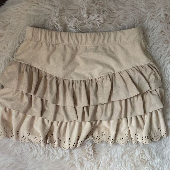 Your Basic Look Suede Pleated Tiered Eyelet Mini Skirt Size Small - Picture 4 of 10